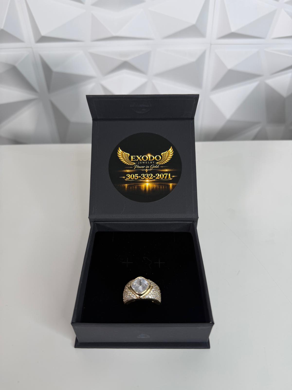 Anillo de Oro con Diamante – Diseño Elegante y Exclusivo 10 kilates